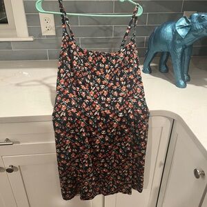Beautiful Old Navy Dress (Must Add to a Bundle Amounting to a Minimum of $20)